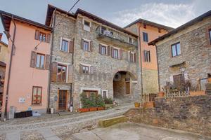 Appartamento di 128 m² con 4 locali a Valganna