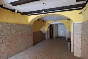 NEGOZIO A ARICCIA