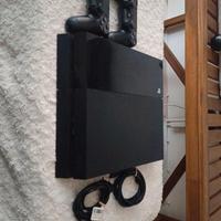 PlayStation 4 + 2 joystick originali 