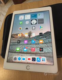 Apple iPad (9.7-pollici, Wi-Fi, 32GB) Argento