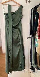 Abito lungo elegante con spacco da sera