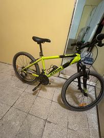 Biclicletta Btwin rockrider
