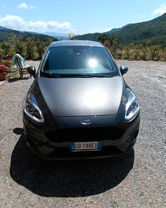 macchina Ford 