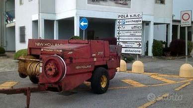 PRESSA PER BALLETTE MOD. NEW HOLLAND 370 USATA