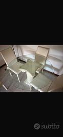 Tavolo cristallo con sedie
