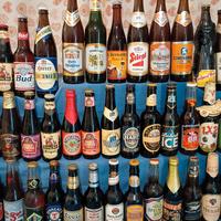 Collezione rare bottiglie birra.