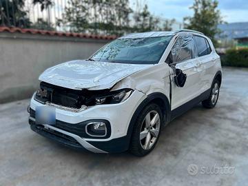 VW T-Cross 1.5 TSI DSG 150CV - 2020 Incidentata