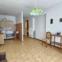 3 LOCALI A CANOSSA