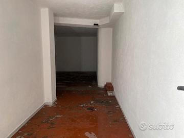 Garage-magazzino in pieno centro