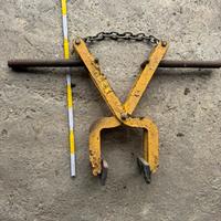 Pinza per cordoli