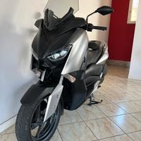 Yamaha x-max 300 ABS