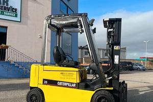 Carrello elevatore elettrico usato marca Caterpill