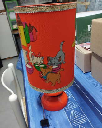 Lampada vintage con disegno Aristogatti