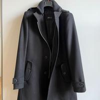 Cappotto nero elegante da uomo