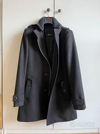 Cappotto nero elegante da uomo