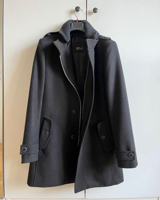 Cappotto nero elegante da uomo