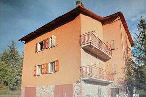 Casa indipendente con due appartamenti