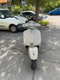 Vespa gts 300