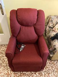 POLTRONA RECLINABILE CON ALZATA ASSISTITA