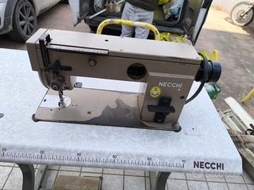 macchina da cucire industriale lineare