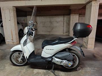Scooter Aprilia Scarabeo 125 