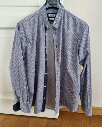 Camicia azzurra, tg L, nuova, da 70 a 16 €