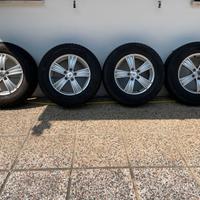 Cerchi in lega 215/70 R16 con pneumatici invernali