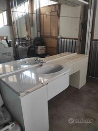 Mobile bagno con specchio