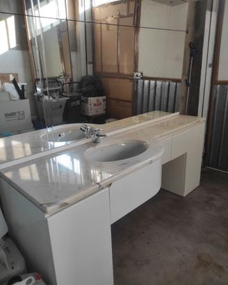 Mobile bagno con specchio