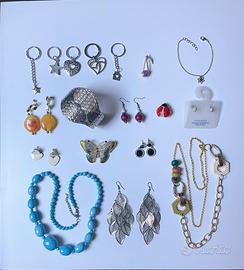 Lotto bigiotteria e accessori donna