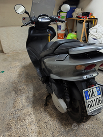 Yamaha 125 Majestic anno 2007 modello VI