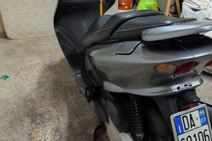 Yamaha 125 Majestic anno 2007 modello VI