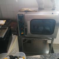 Cucina, frytop, forno, bollitore, friggitrice 