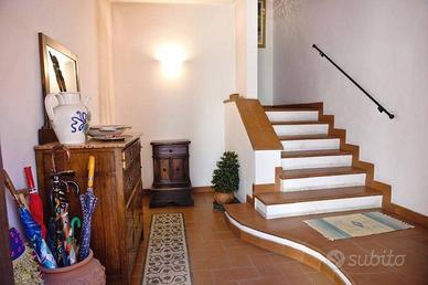Attico / Mansarda di 338 m² con più di 5 locali a 