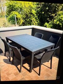 Tavoli sedie in rattan inballati