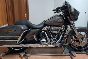 Harley Davidson Street Glide Special 114 (1400 km)