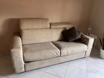 Divano letto matrimoniale – Come nuovo