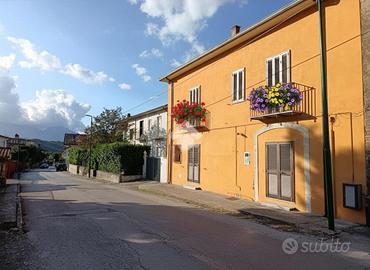 CASA SEMINDIPENDENTE A CESINALI