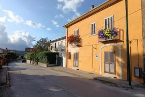 CASA SEMINDIPENDENTE A CESINALI