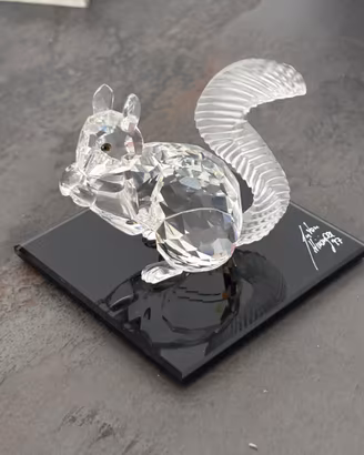 Swarovski Scoiattolo con Nocciola su Base Nera