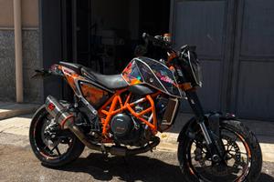 Duke 690r