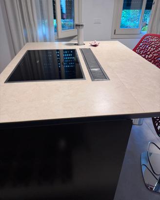 Cucina completa con isola