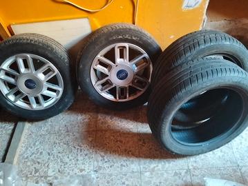  2  Cerchi FORD  R15   &  5  Gomme