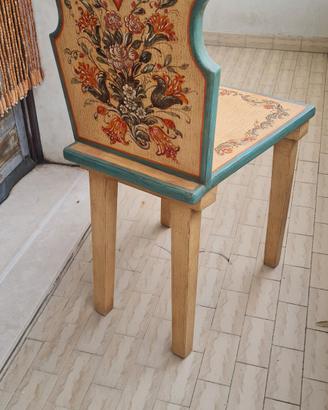 Sedia decorata  stile tirolese 