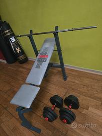 Palestra, manubri, pesi, panca, rack, spinbike