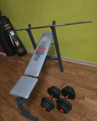 Palestra, manubri, pesi, panca, rack, spinbike