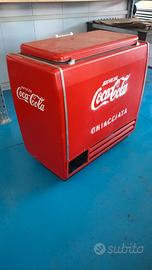 2 frigoriferi Coca Cola a pozzetto