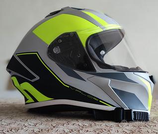 Casco integrale moto Airoh pari al nuovo 