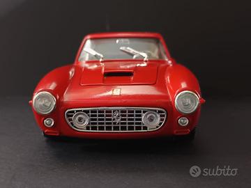 Ferrari 250 GT Berlinetta 1961 scala 1:18