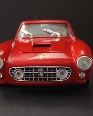 Ferrari 250 GT Berlinetta 1961 scala 1:18